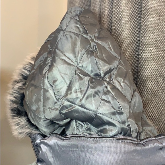 EUC YMI Fur Trim Winter Coat - Picture 9 of 10